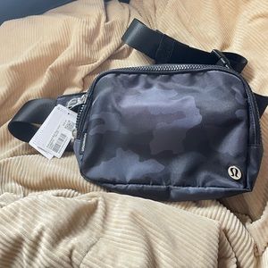 lululemon belt bag NWT